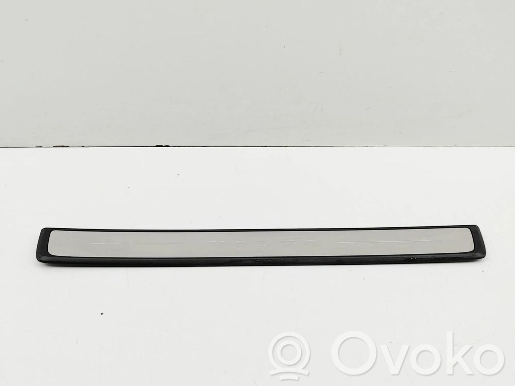 Volvo XC40 Copertura del rivestimento del sottoporta anteriore