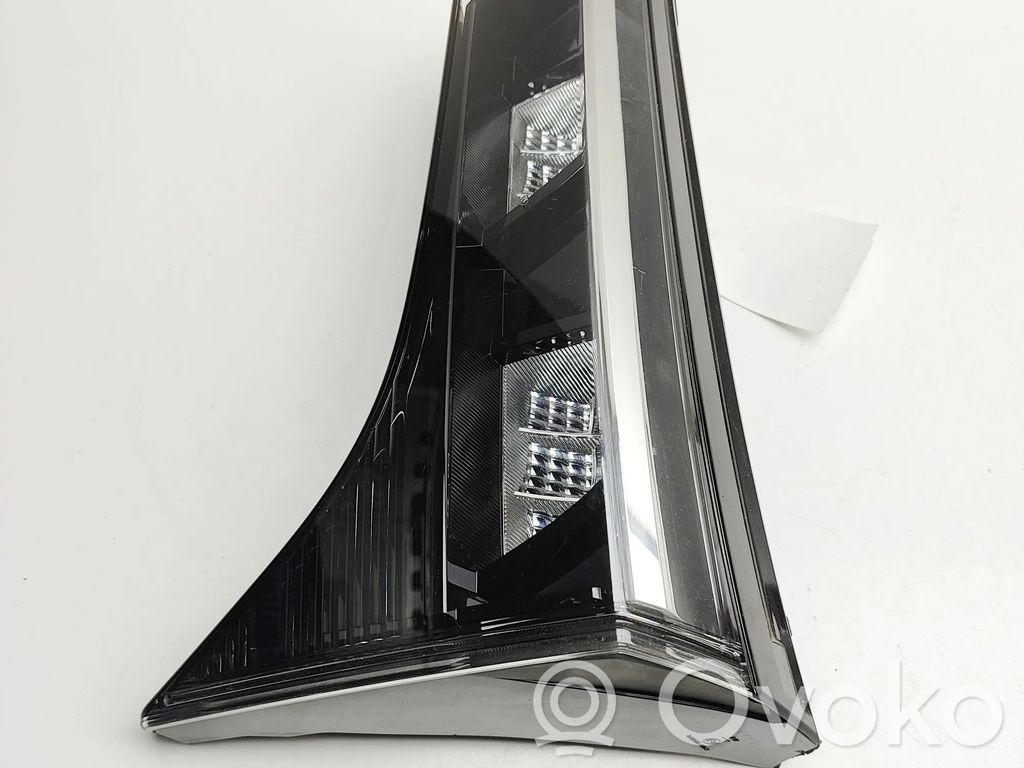 Lampy tylnej klapy bagażnika   3570163T00