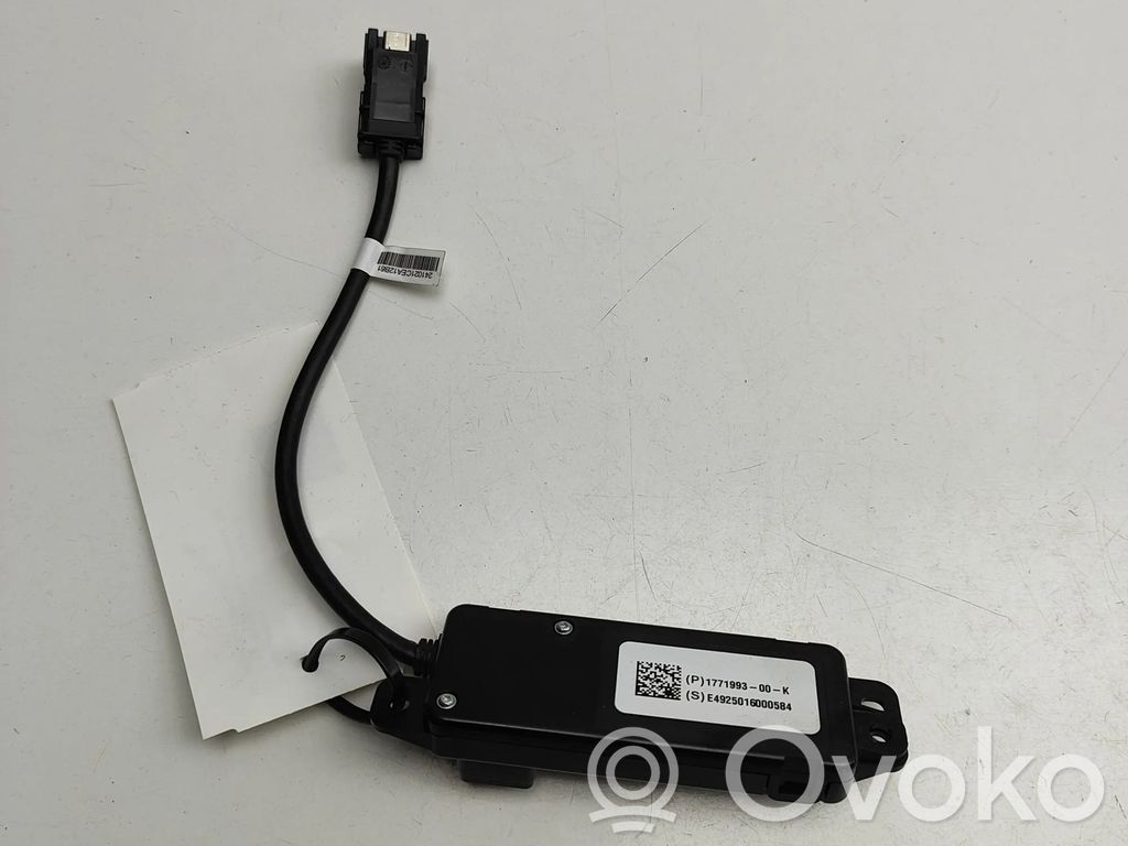 Tesla Model Y Juniper Enchufe conector USB 