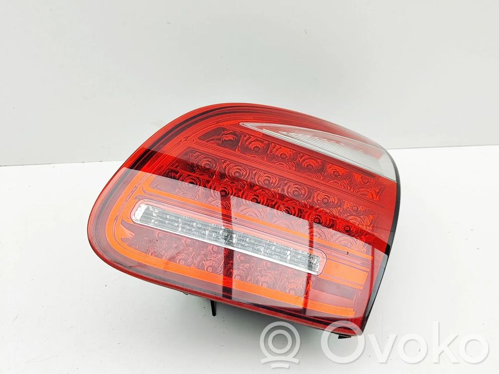 Porsche Cayenne (92A) Lampy tylnej klapy bagażnika 