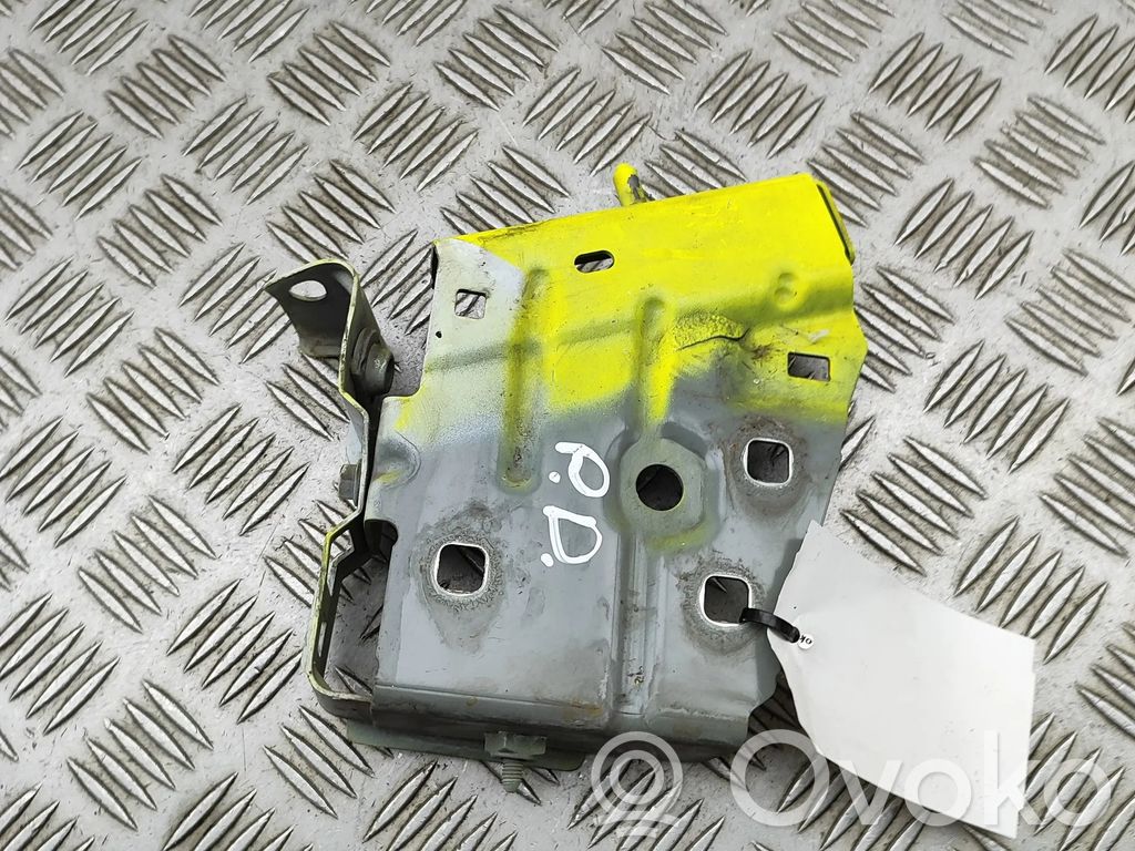 Renault Master III Fender mounting bracket 
