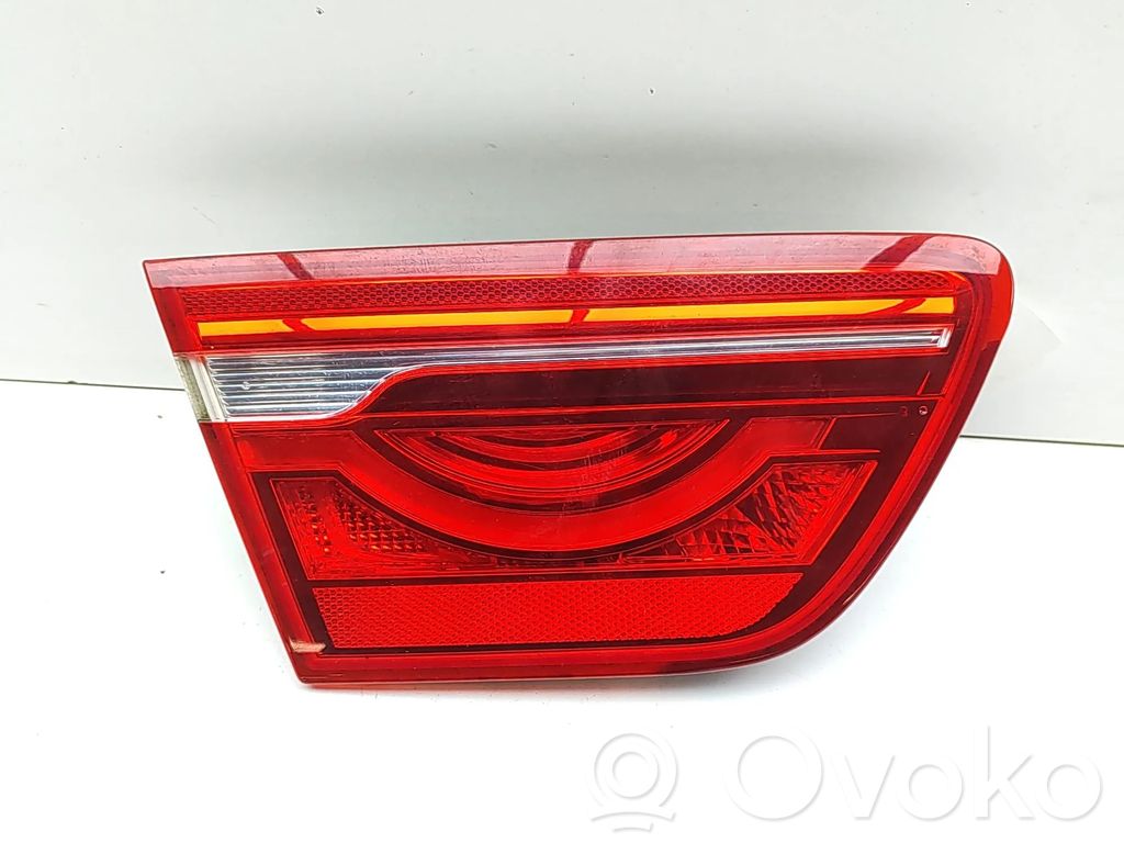 Jaguar XE Lampy tylnej klapy bagażnika 