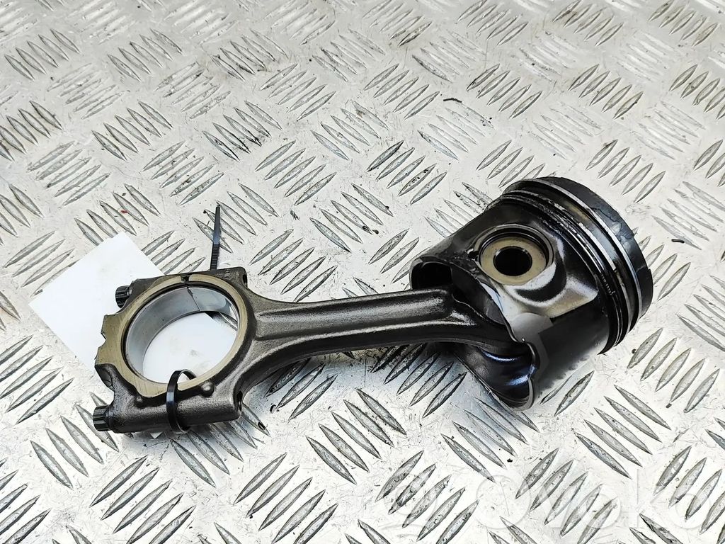 Volvo V70 Piston 