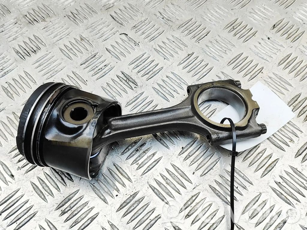 Volvo V70 Piston 