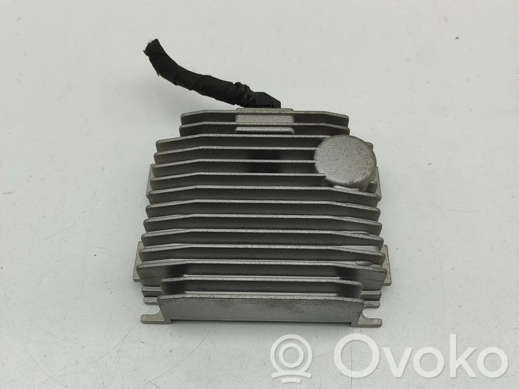 Porsche Taycan 9J1 Vahvistin 