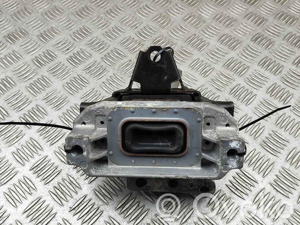 Mitsubishi Outlander Engine mount bracket 