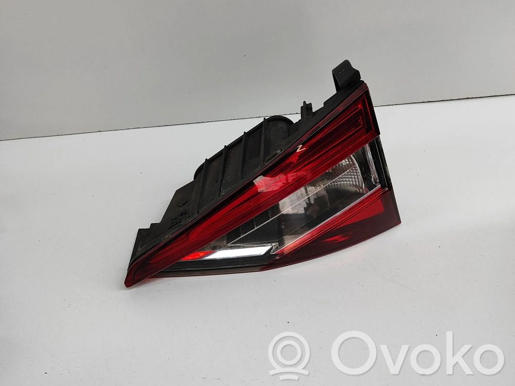 Skoda Superb B8 (3V) Luci posteriori del portellone del bagagliaio 