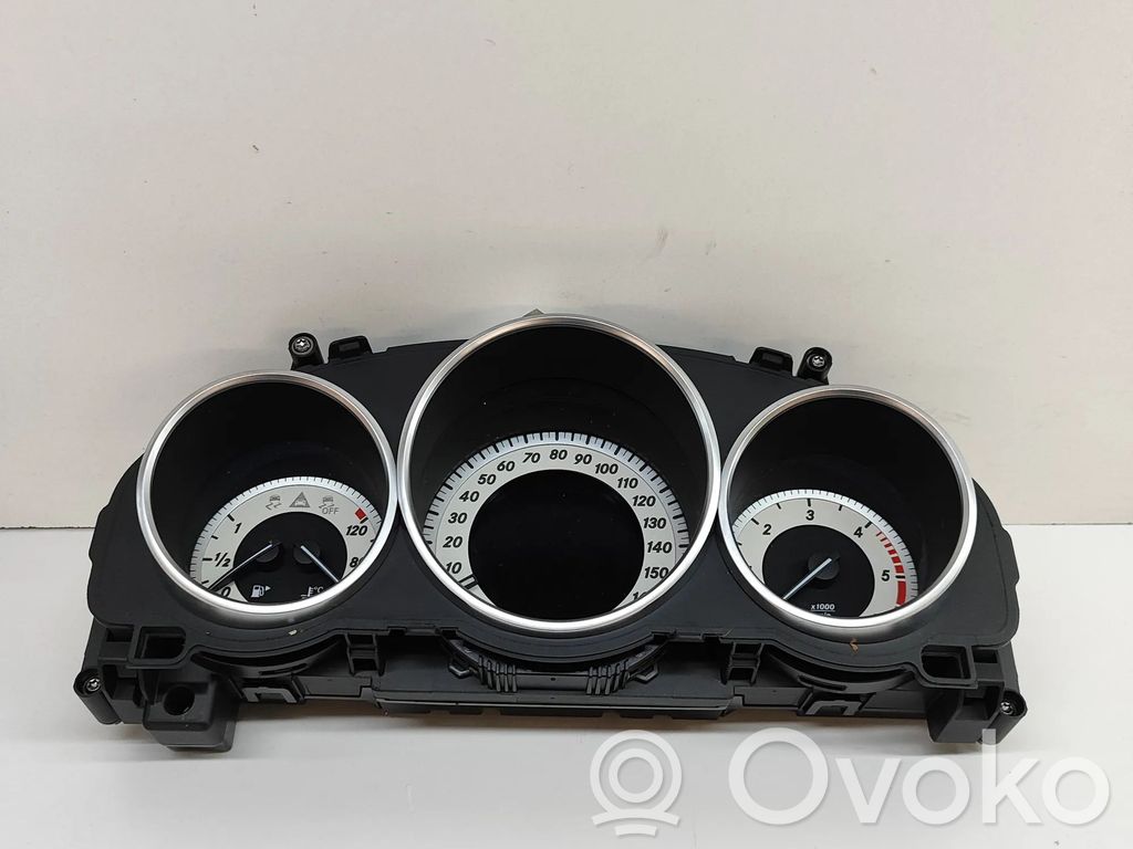 Mercedes-Benz E C207 W207 Vitezometru (grup de instrumente)