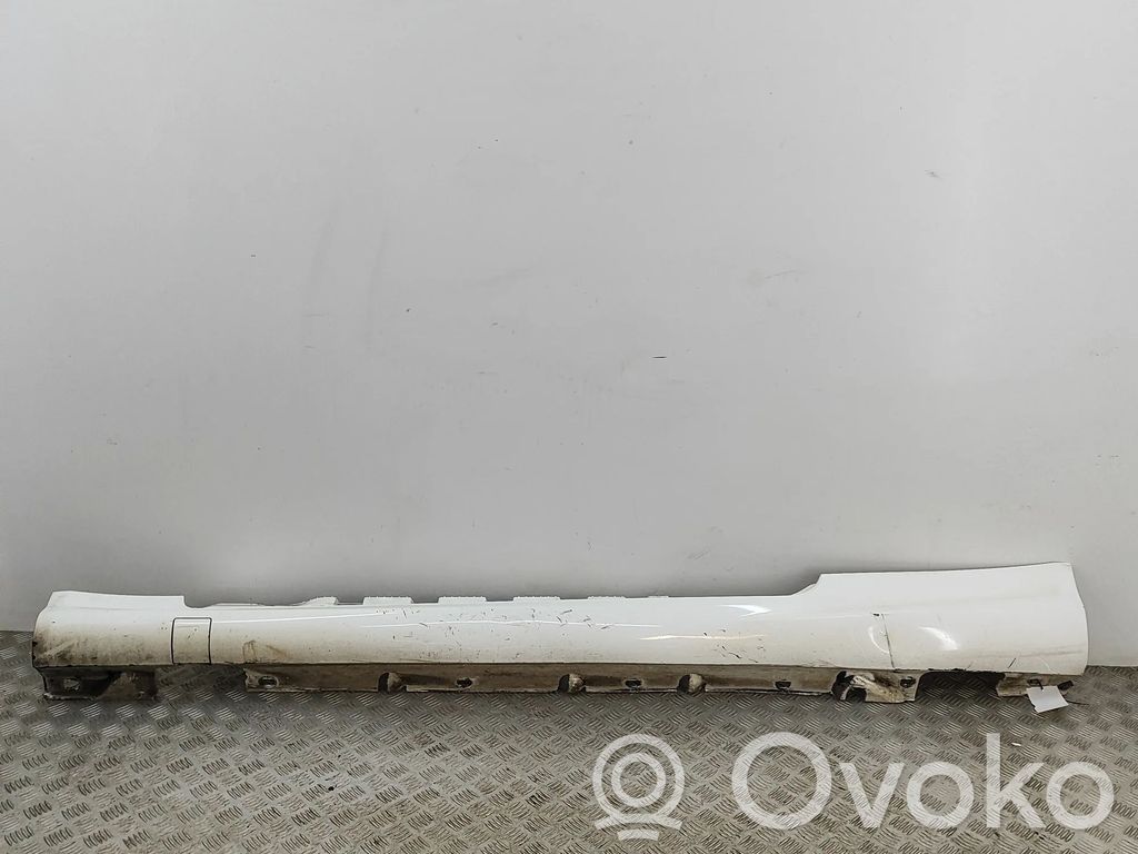 Mercedes-Benz E C207 W207 Listón 
