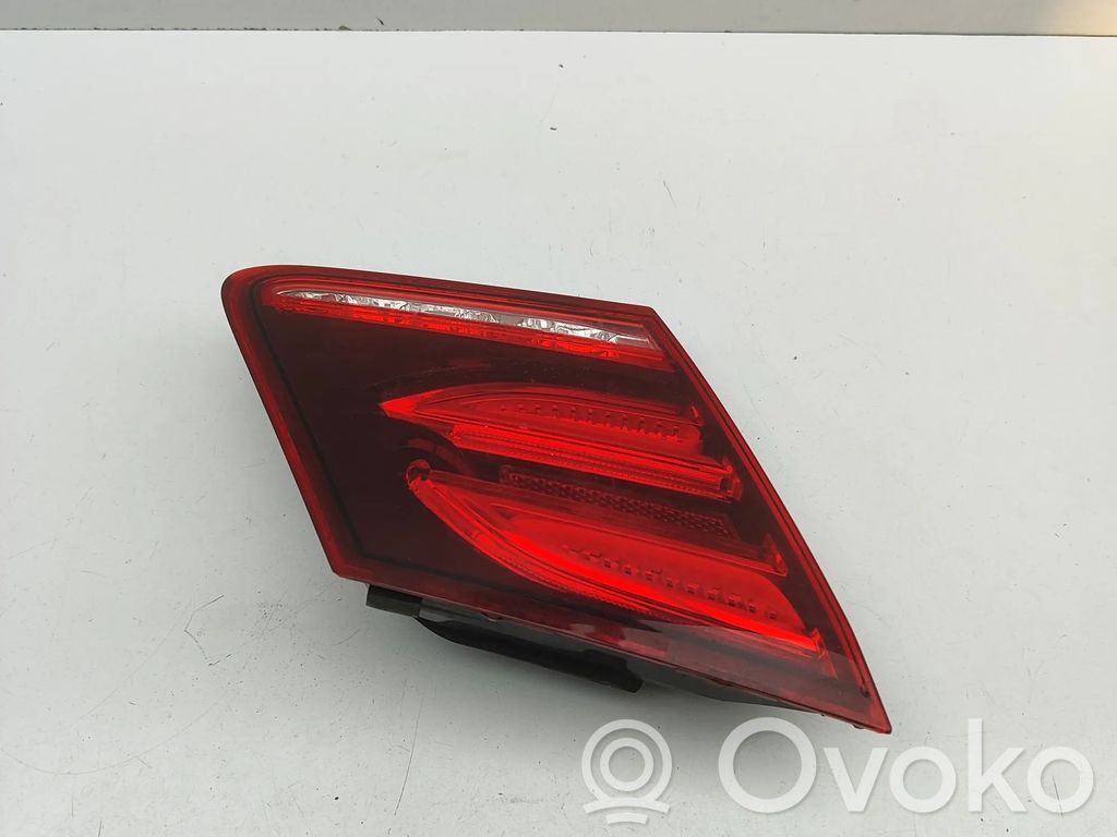 Mercedes-Benz E C207 W207 Lampă spate în capacul portbagajului 