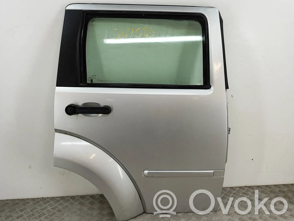 Dodge Nitro Galinės durys 
