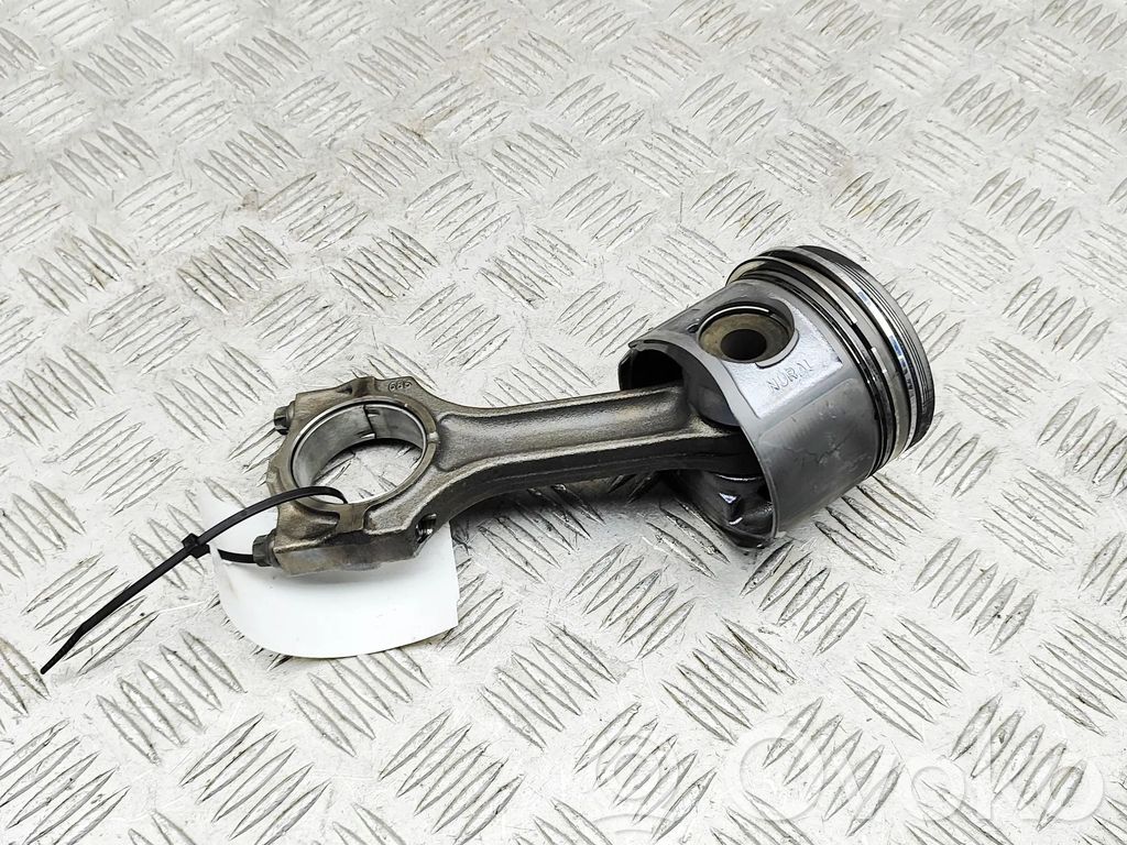 Piston   7786998,2249815
