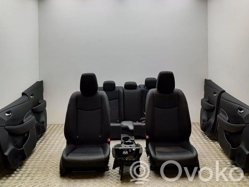 Nissan Leaf II (ZE1) Set interni 