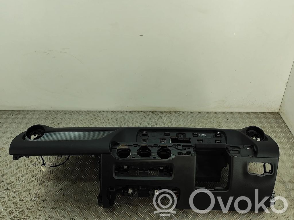 Mercedes-Benz GLA H247 Panel de instrumentos 