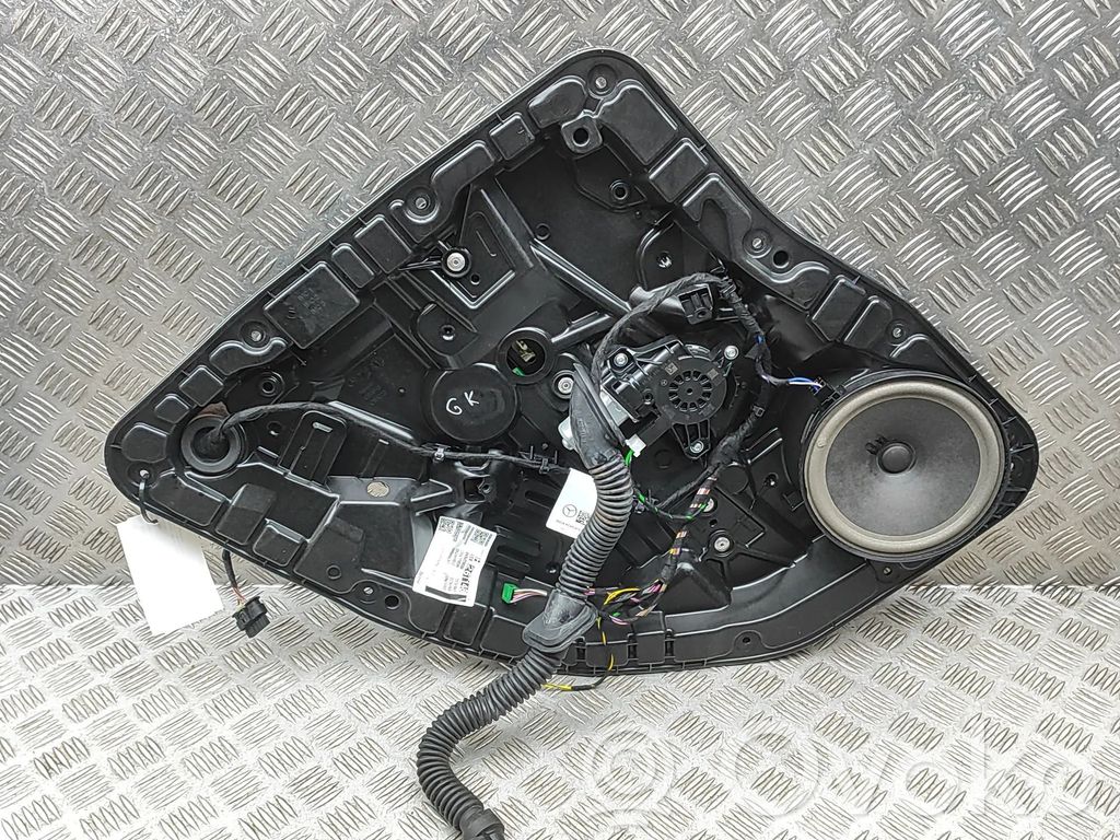 Mercedes-Benz GLA H247 Elektryczny podnośnik szyby drzwi tylnych 