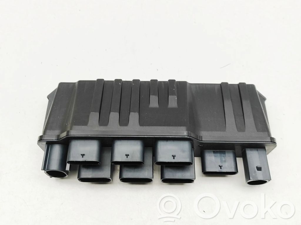 BMW XM Current control relay 