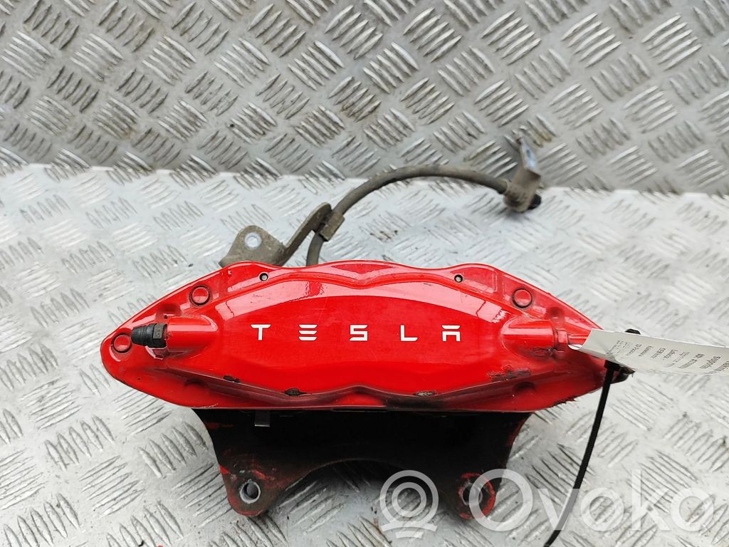 Tesla Model S Etujarrusatula 