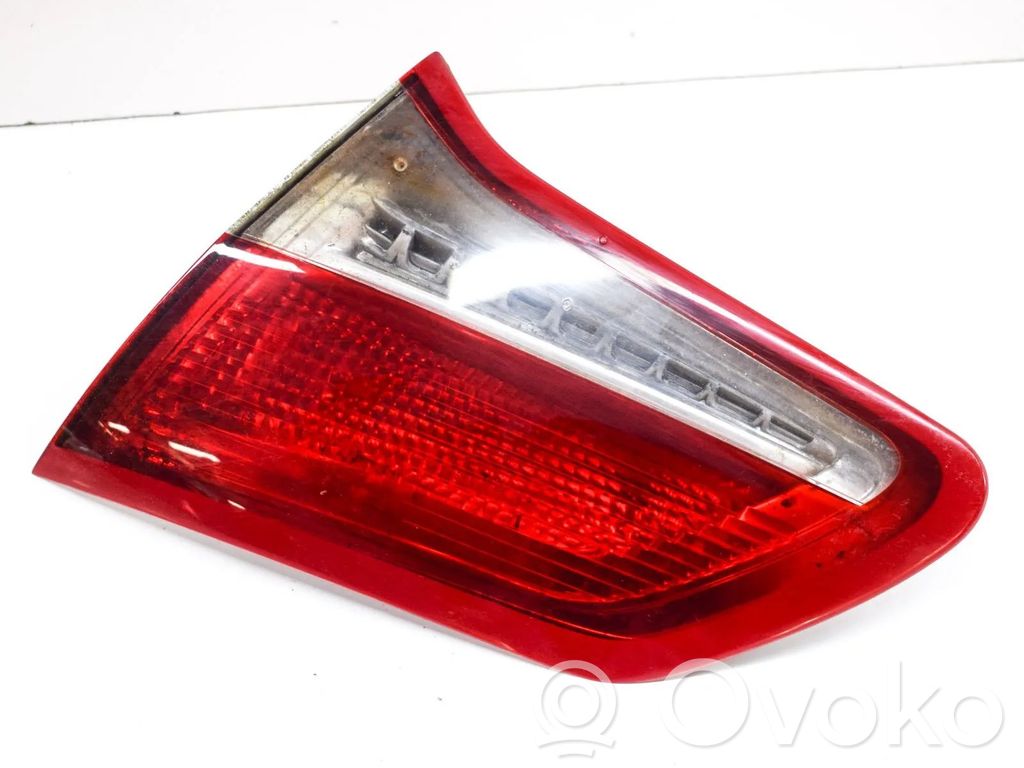 Citroen C4 II Lampy tylnej klapy bagażnika 