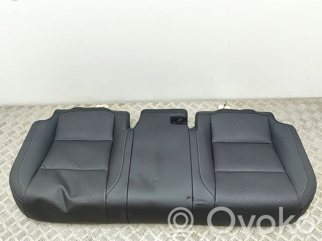 Asiento trasero   7150348050