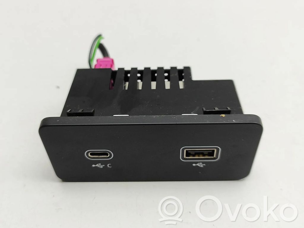 Enchufe conector USB   L8B219E110DD