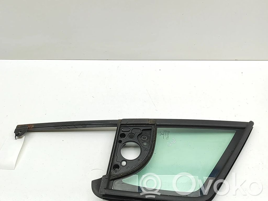 Citroen Berlingo Ventanilla de ventilación de la puerta delantera cuatro puertas 