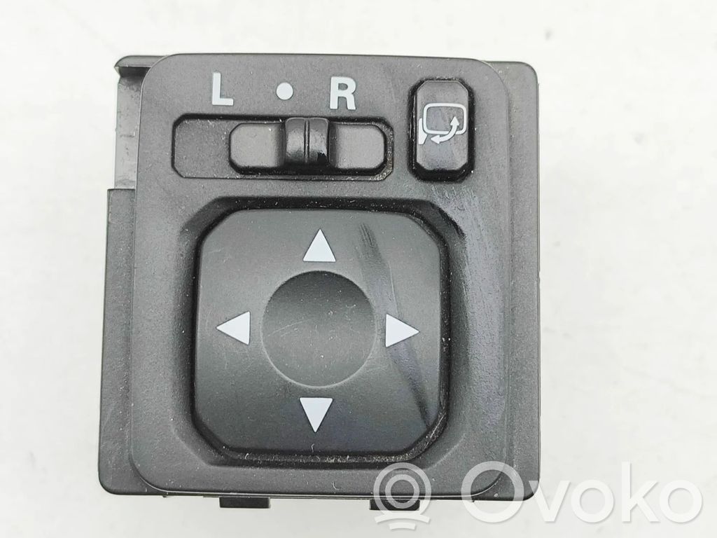 Mitsubishi Outlander Wing mirror switch 