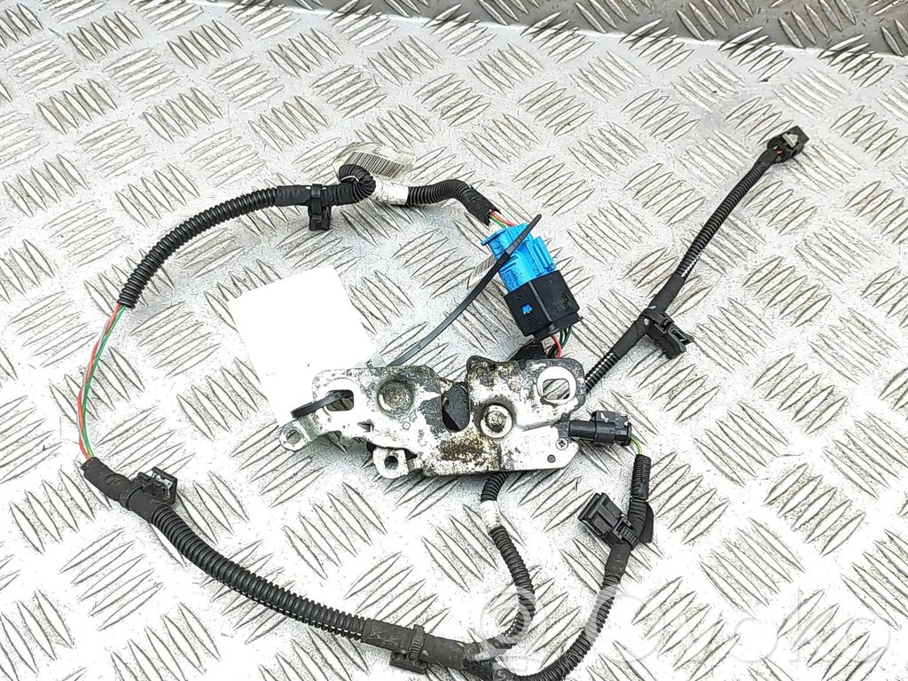 Opel Mokka B Engine bonnet/hood lock/catch 