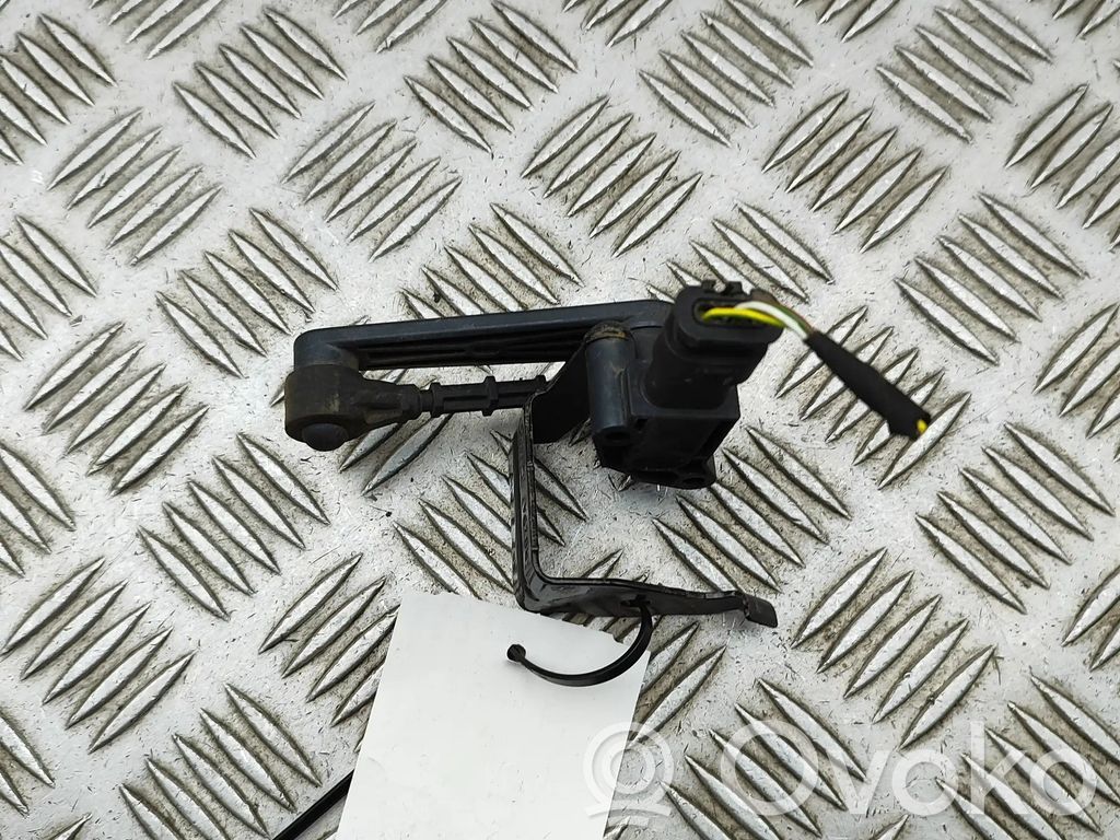 Land Rover Defender Air suspension front height level sensor 