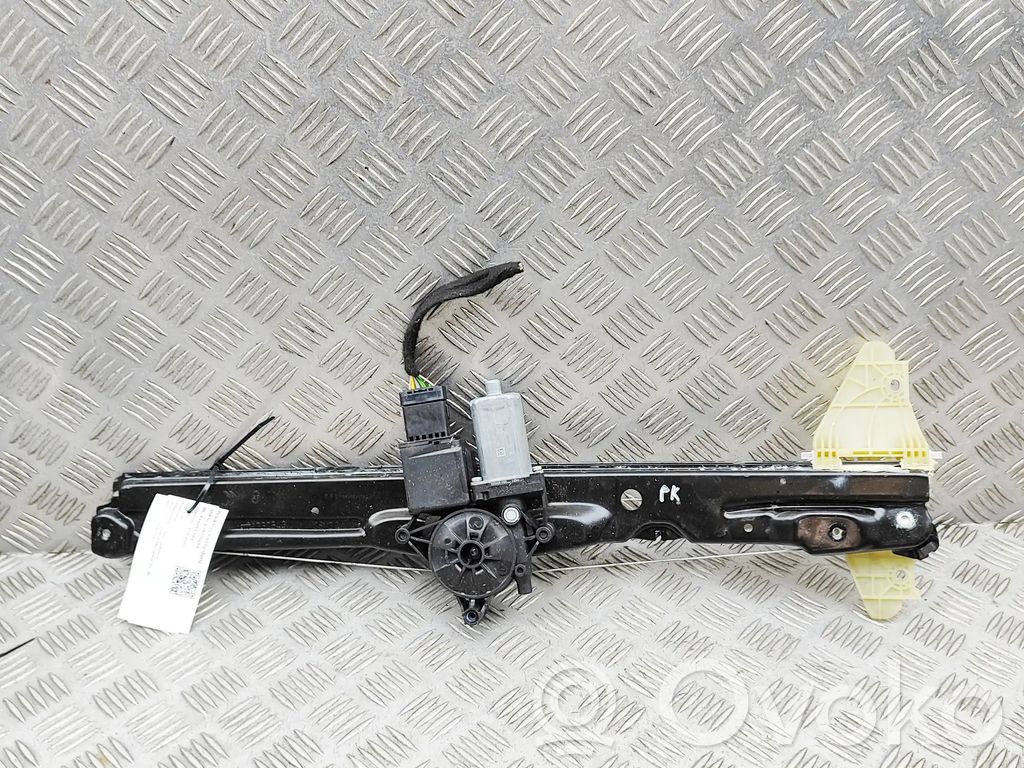 Opel Vivaro Front door electric window regulator 
