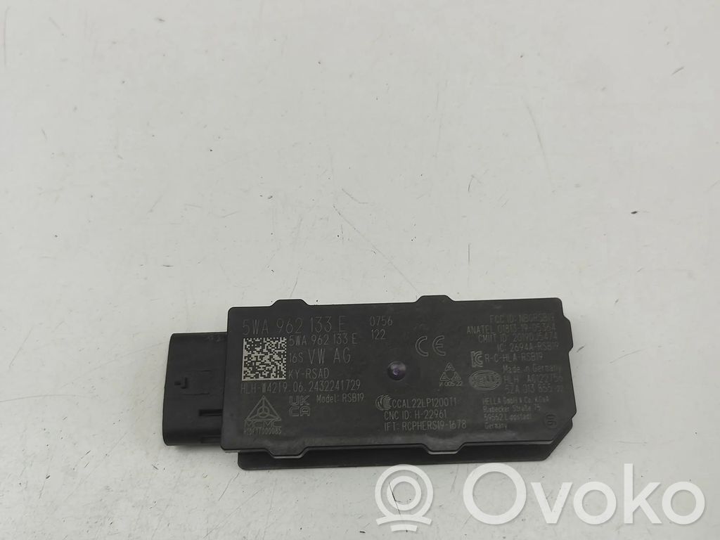 Keyless system antenna   5WA962133E