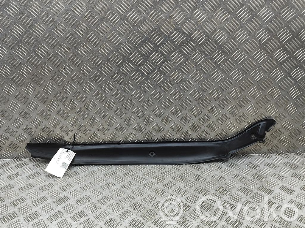 Volkswagen Touareg III Panel wykończeniowy błotnika 