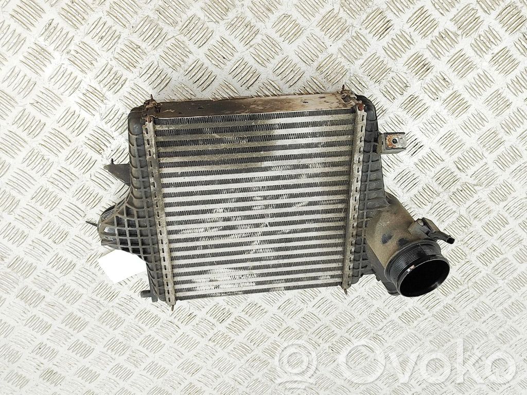 Volkswagen Touareg III Intercooler radiator 