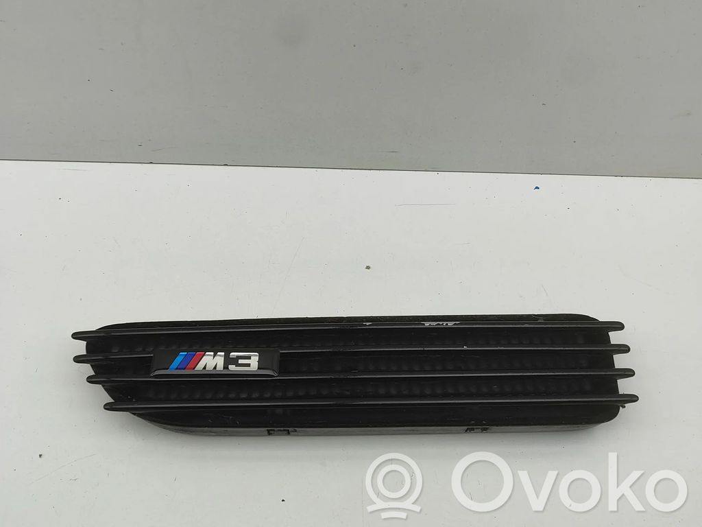 BMW 3 E46 Grille d'aile 