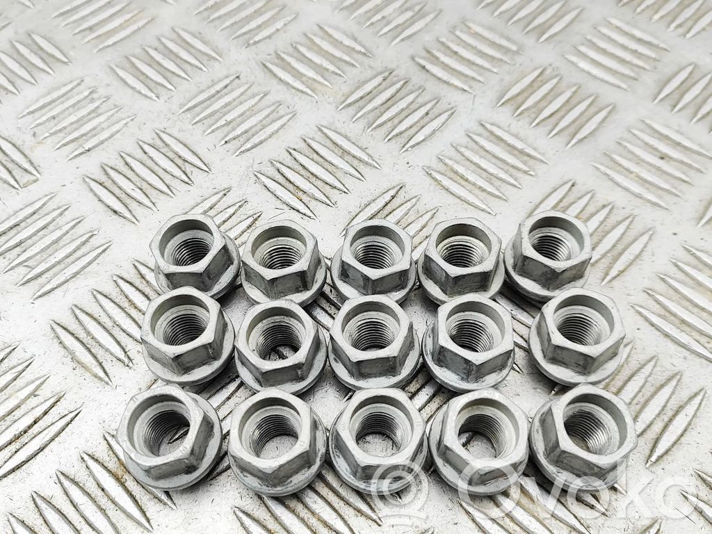 Tuercas/tornillos   102700200B