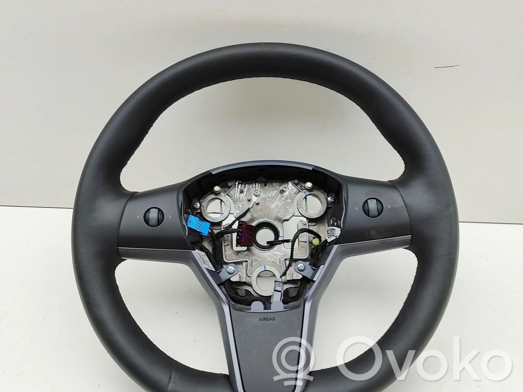 Tesla Model Y Vairas 