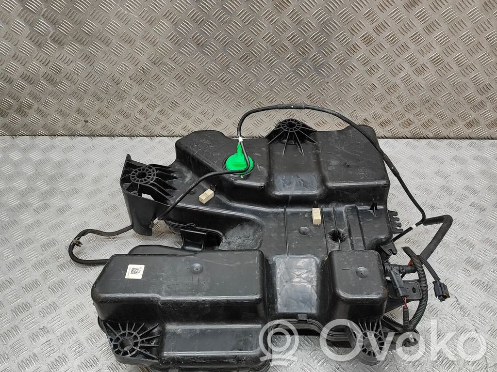 Opel Vivaro AdBlue šķidruma tvertne 