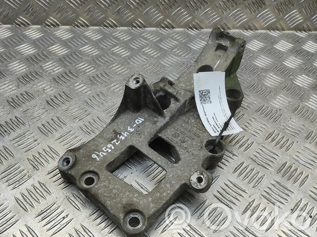 Volkswagen Golf V Soporte del alternador 