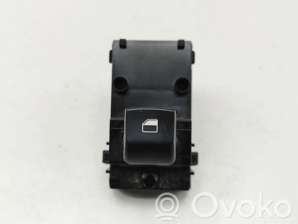 KIA Xceed Interruptor del elevalunas eléctrico 