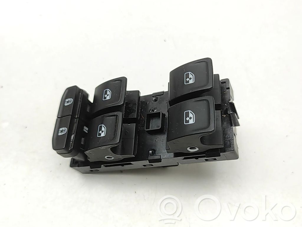 Skoda Enyaq iV Przyciski szyb 