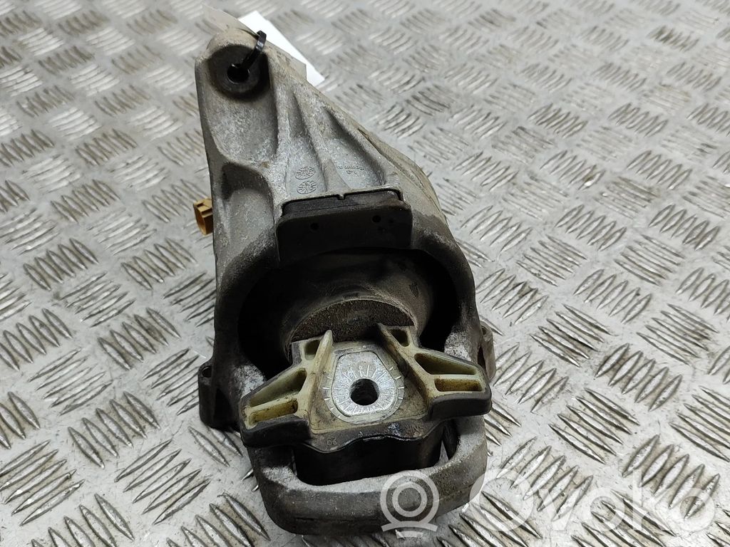 Audi A4 S4 B9 8W Engine mount bracket 