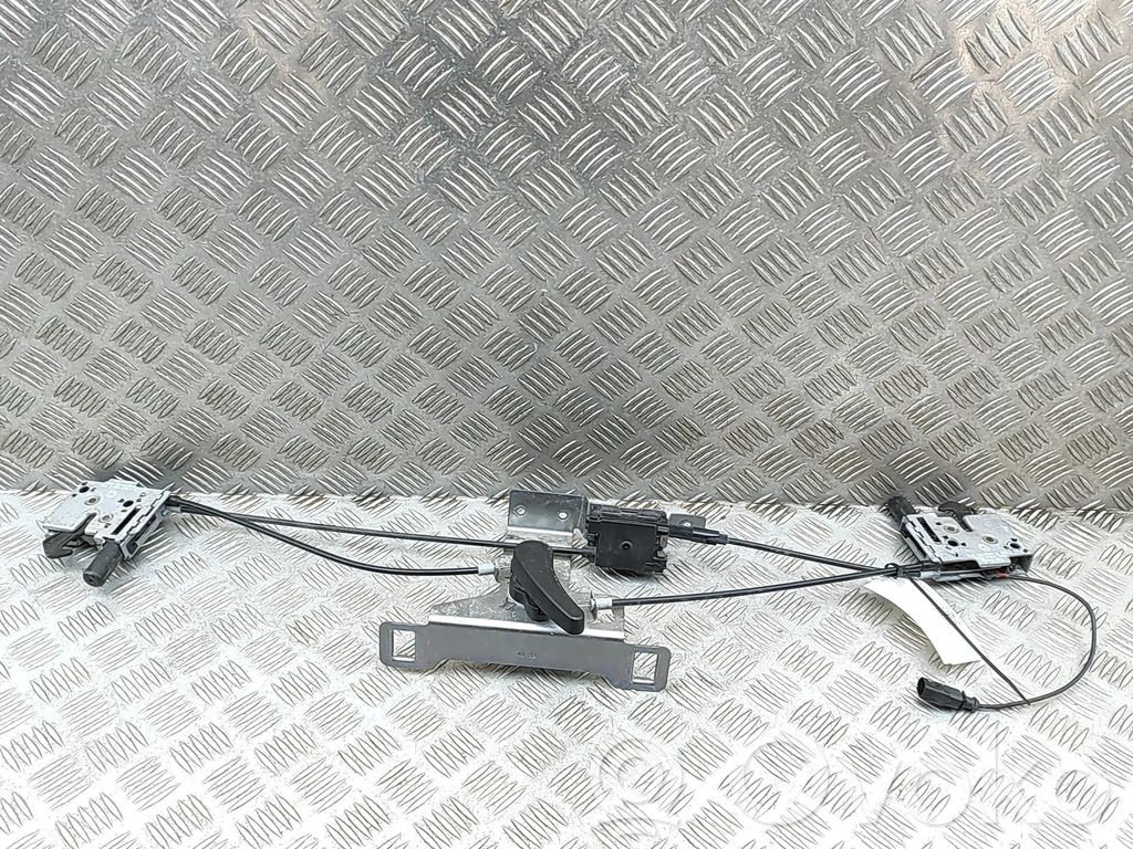 Skoda Enyaq iV Serrure de capot 