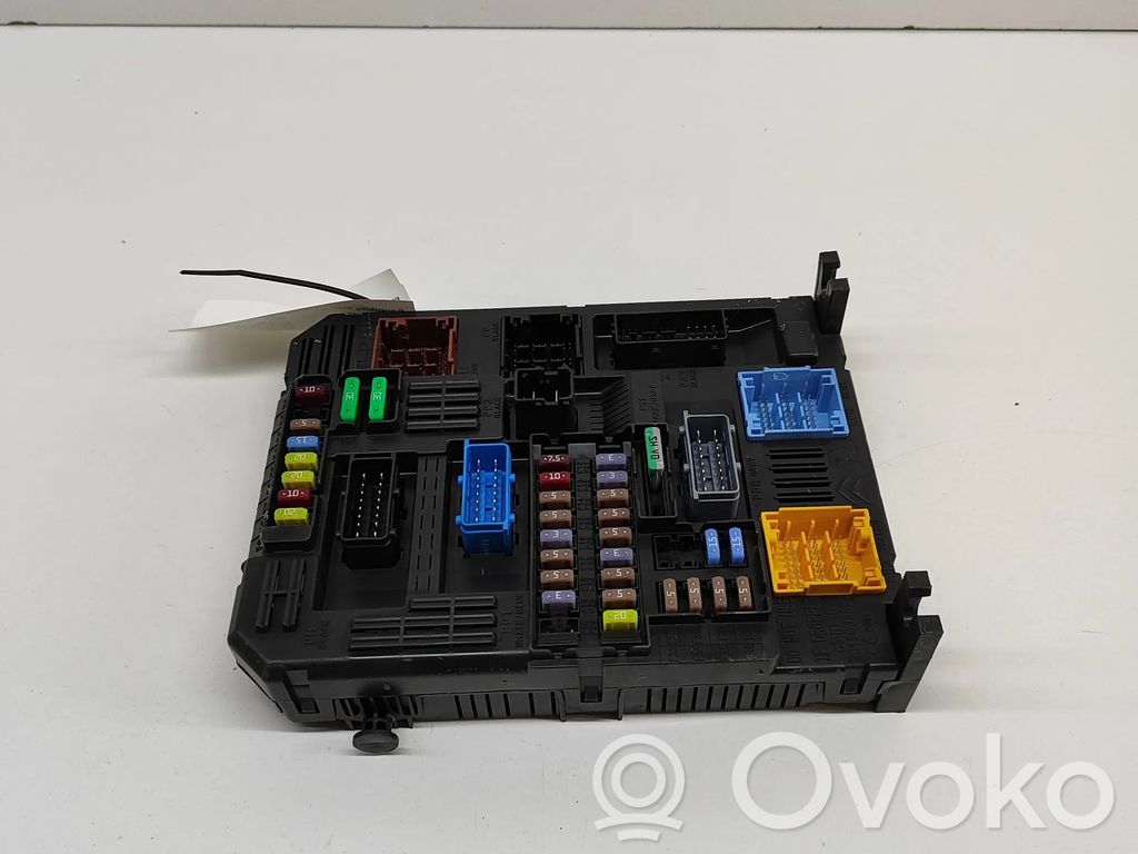 Citroen C4 III e-C4 Fuse module 