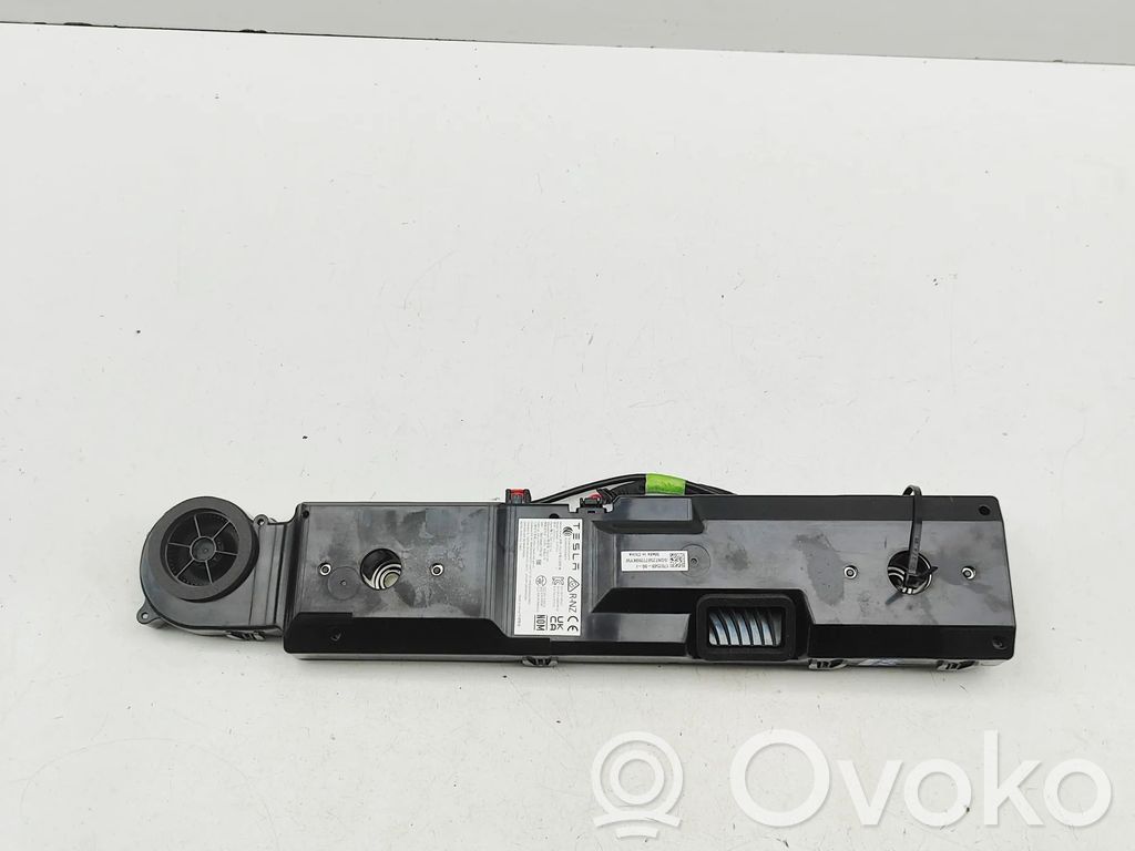 Tesla Model 3 Highland Aerial antenna amplifier 