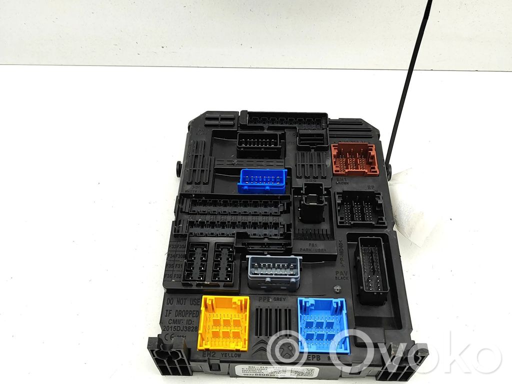 Peugeot 3008 II Fuse module 