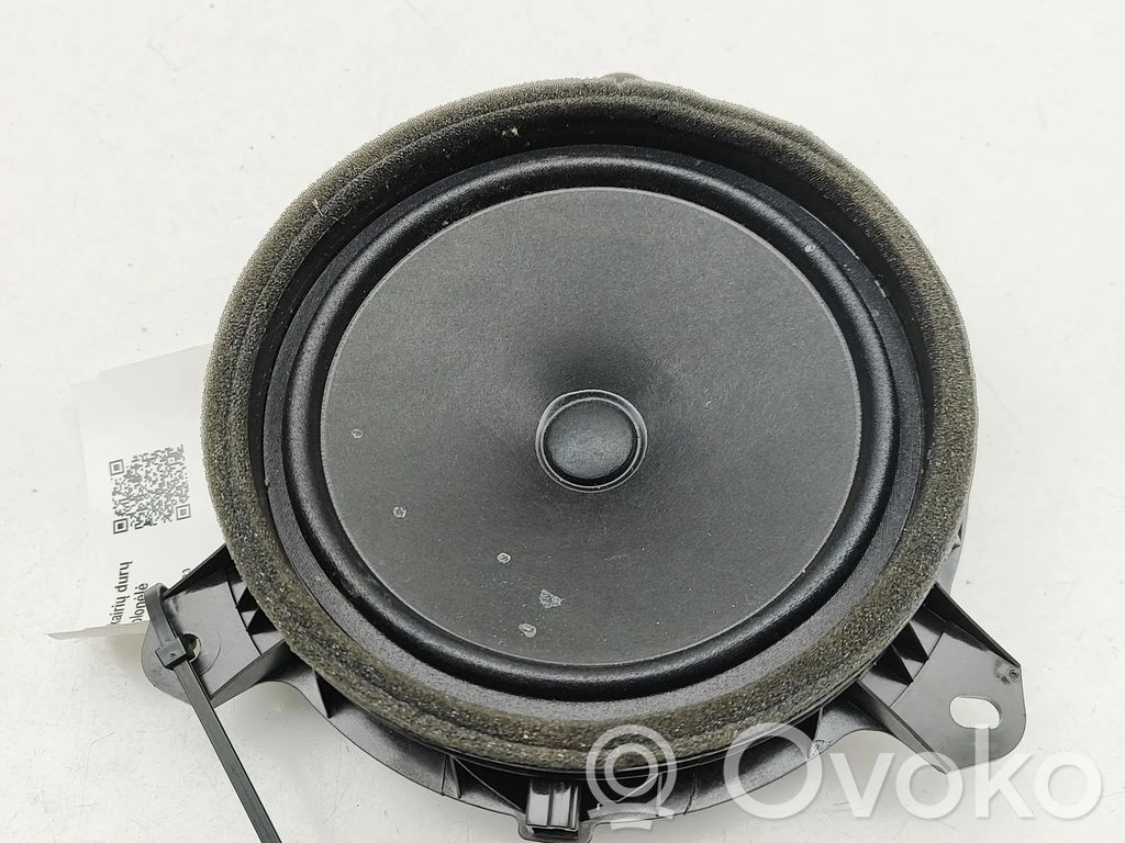 Toyota bZ4X Altavoz de la puerta trasera