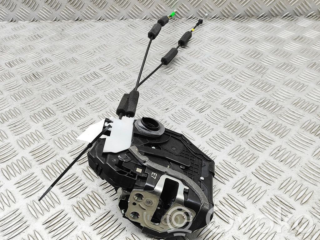 Toyota bZ4X Zamek drzwi tylnych 