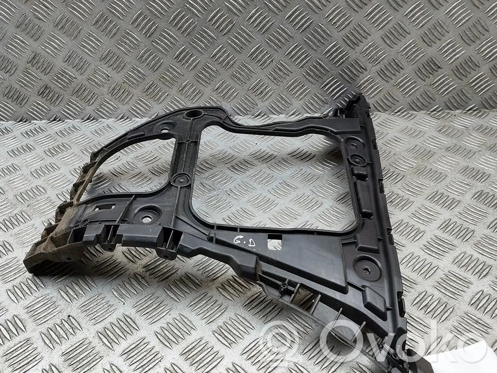 Audi Q7 4M Rear bumper mounting bracket 