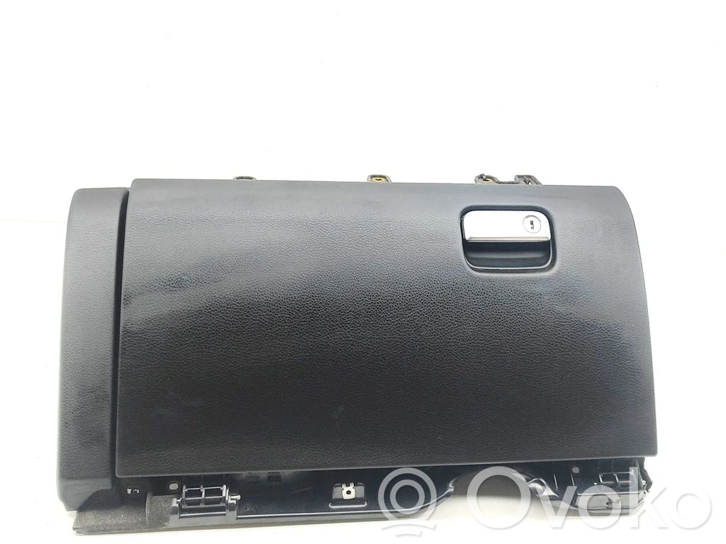 Schowek deski rozdzielczej   7P5857095GDK4,7P5857095G,6L0947565,7P5857921A