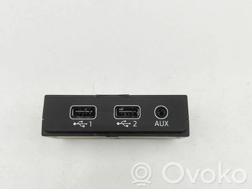 Audi A5 Enchufe conector entrada auxiliar 