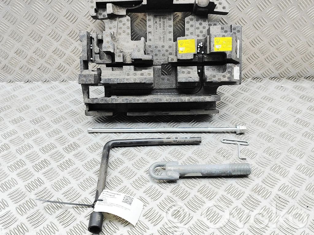 Renault Master III Instrumentu komplekts 